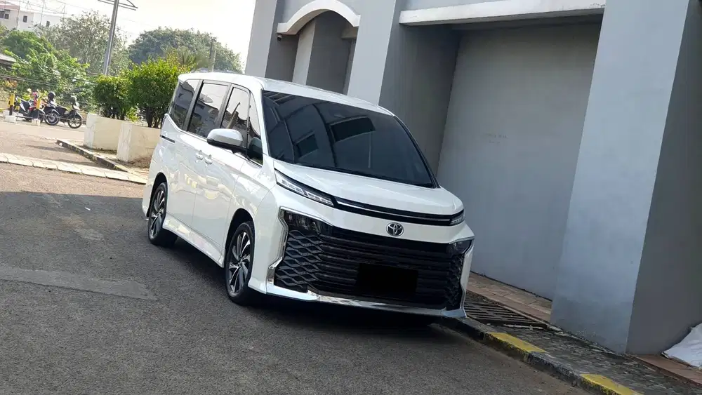 [ GARANSI 5TH ] Toyota Voxy 2.0 CVT Facelift TSS Camera360 2024/2025
