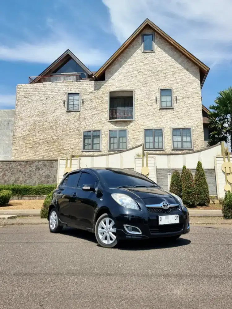 LOW KM 100RB!! FIRST HAND OWNERSHIP. YARIS E 1.5 MANUAL 2011 ORIGINAL