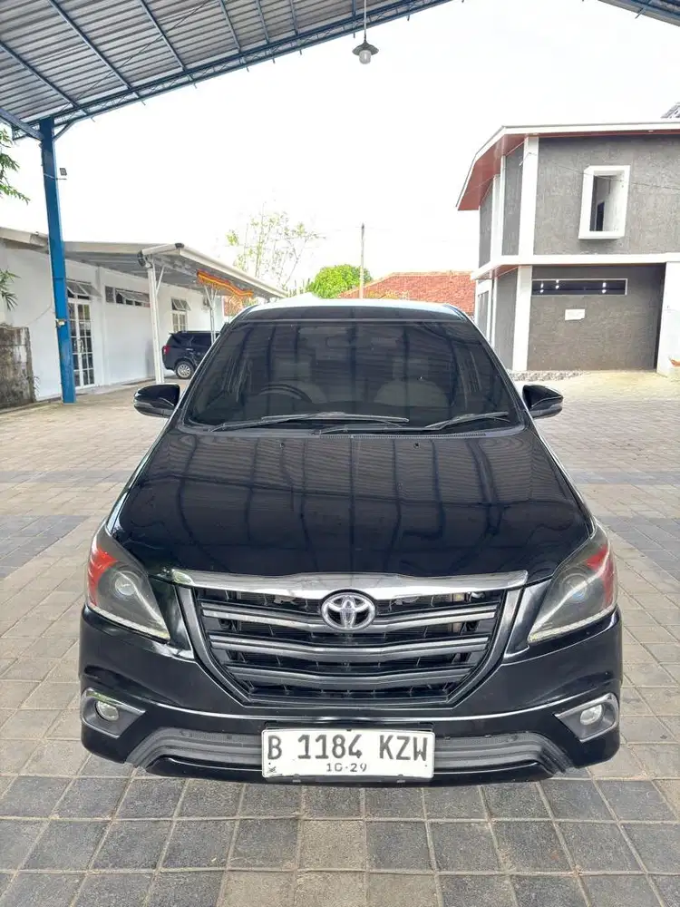 Kijang innova E M/T 2014