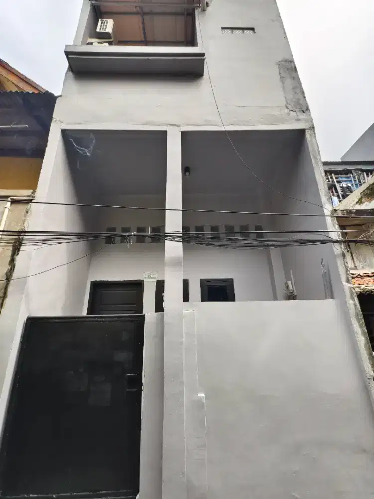 di sewakan rumah full furnished dekat mangga dua square