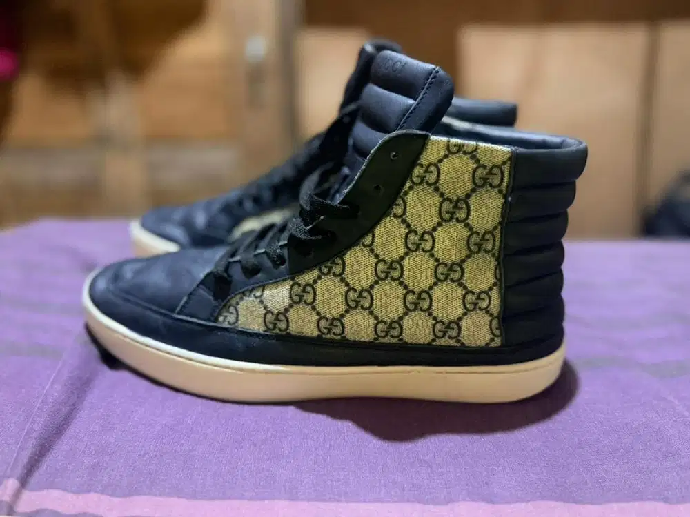 Sepatu gucci high 42