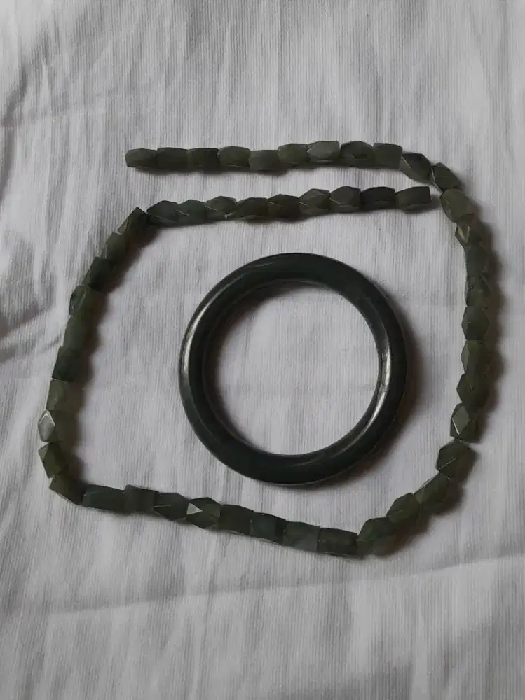 Gelang kalung giok