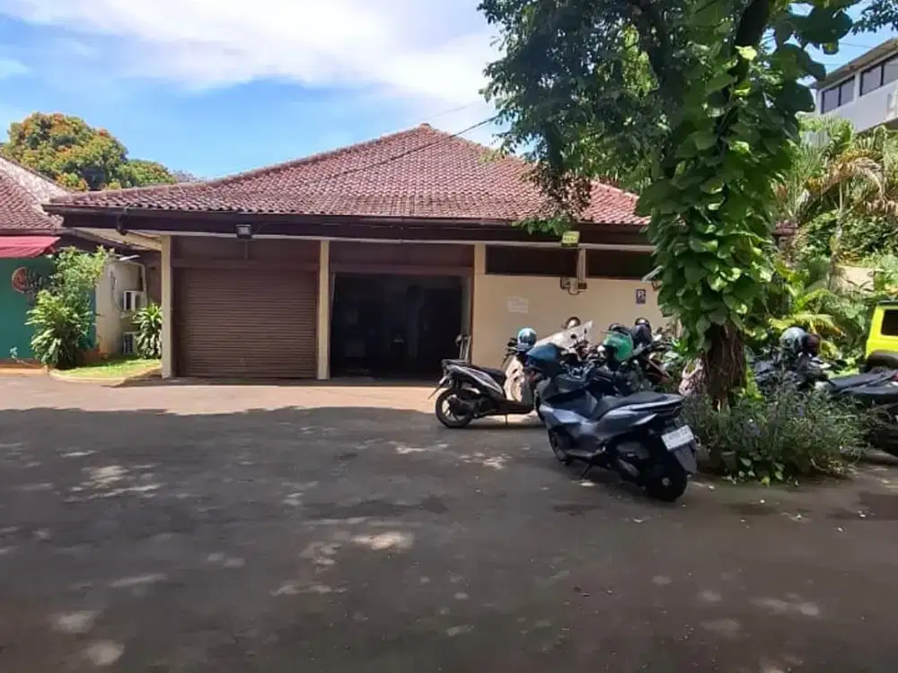 DIJUAL RUMAH TUA HITUNG TANAH SAJA DI KEMANG JAKSEL