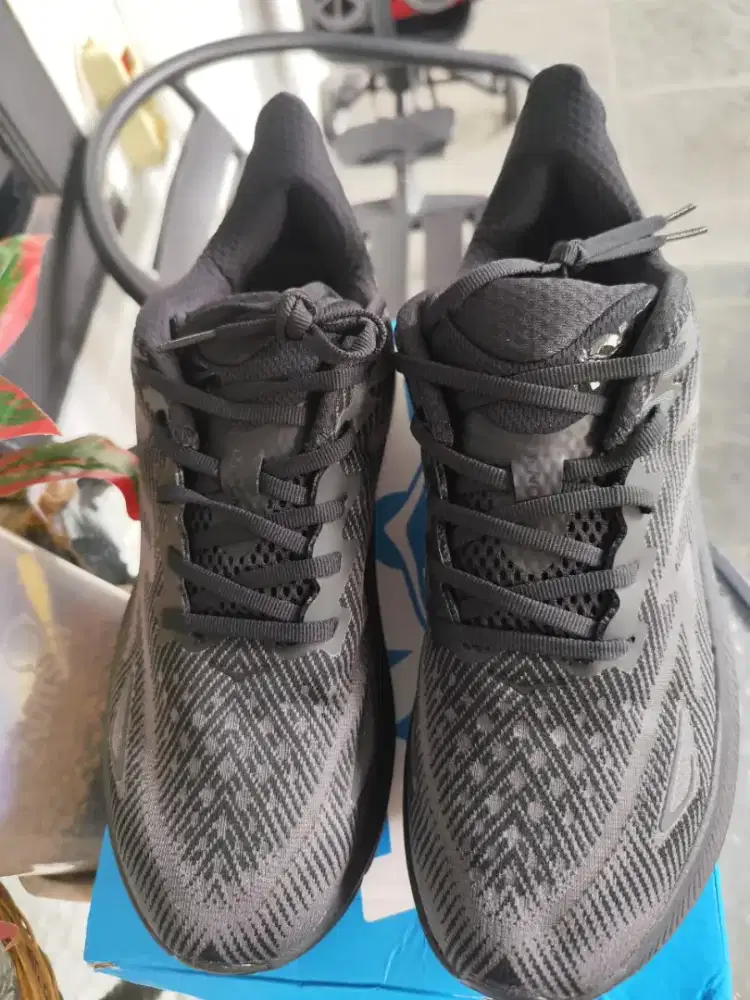 Hoka Clifton 9 Black