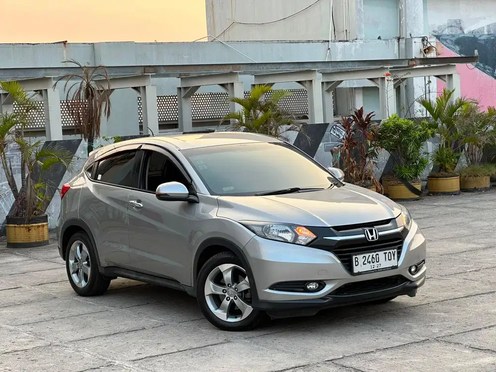 KM 35rb !! Dp 10jt HRV E CVT MATIC 2017 !! SIAPA CEPAT AJA INI !!