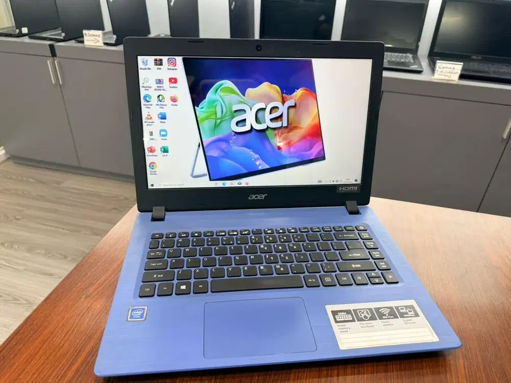 Laptop acer biru slim ram normal