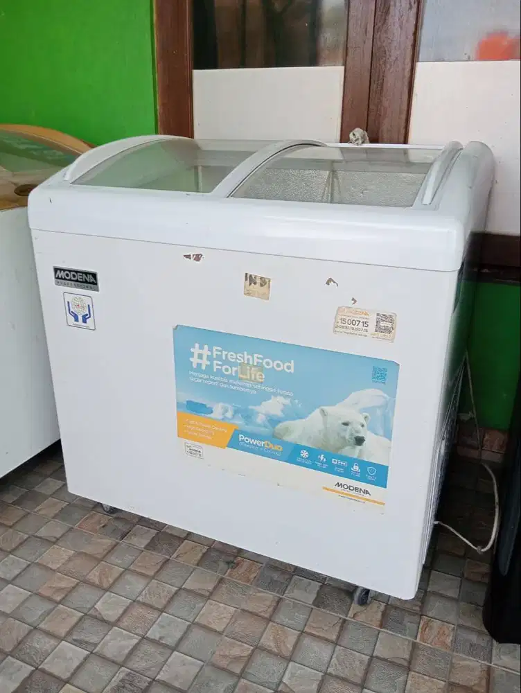 freezer sleding kaca bekas merk modena 256L ori mulus