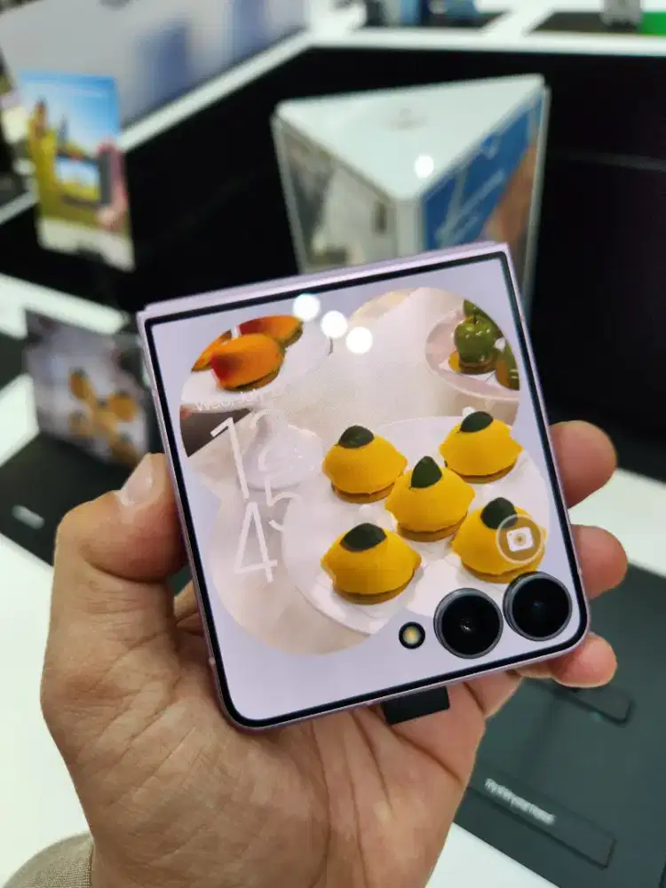 PRE ORDER SAMSUNG GALAXY Z FLIP 8 512 TUKAR TAMBAH CICILAN 0%