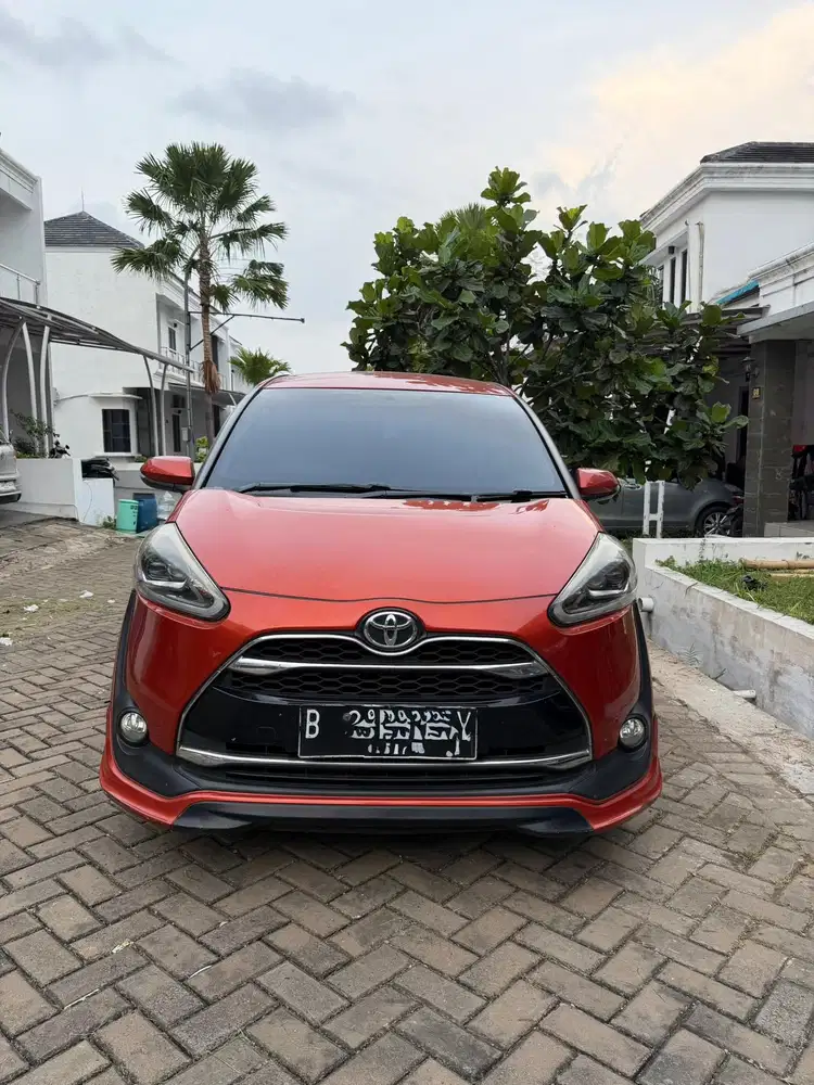 Toyota Sienta 1.5Q CVT 2017, Limited