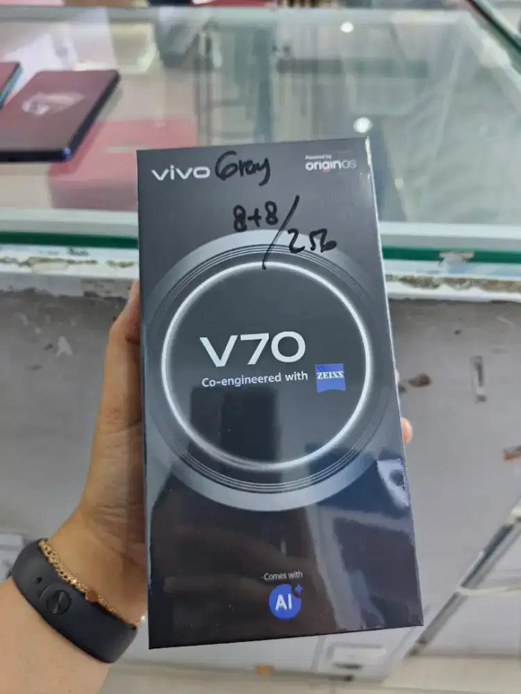 New Vivo V70 series Garansi Resmi
