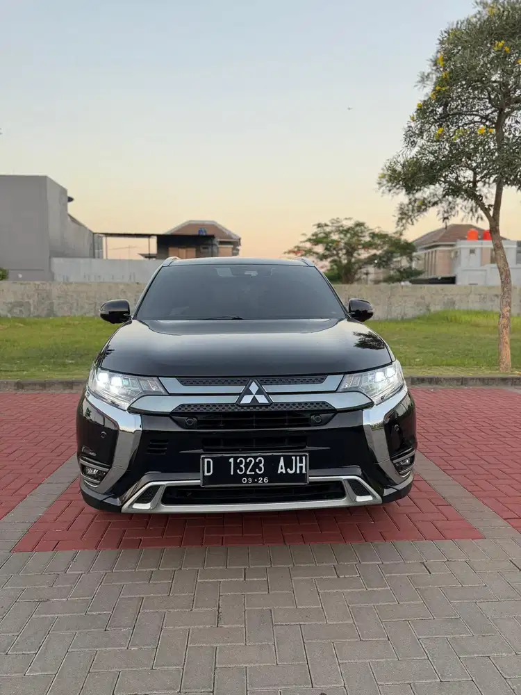 Mitsubishi Outlander 2.4 PHEV AT 2021 nik 2020