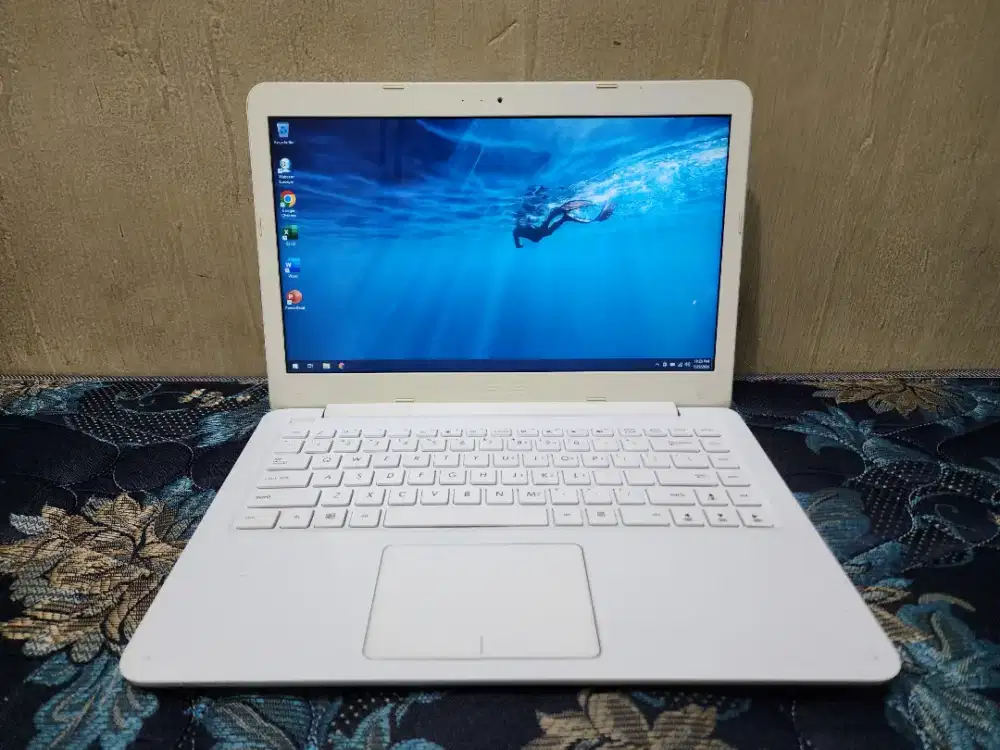 BU Laptop Asus E402Y Slim SSD Normal Tinggal Pakai