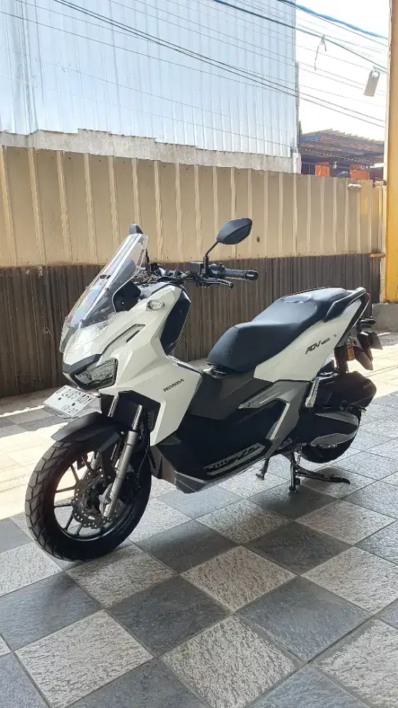 Adv 160 cbs km 11rb 1tgn dr baru