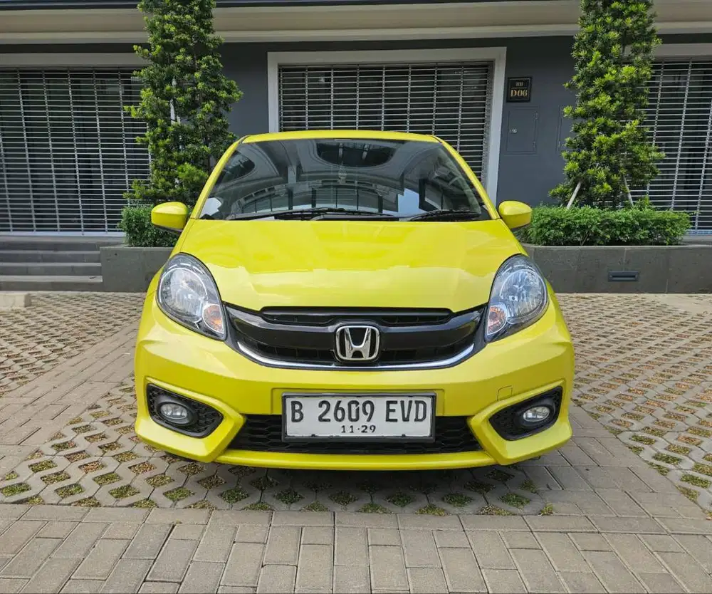 Honda Brio 1.2 E Satya Tahun 2018 Kuning Metalik AT