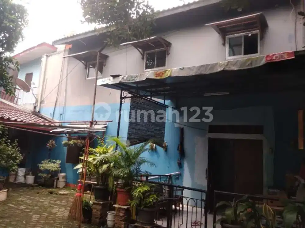 Rumah Asri Layout Tanah Ngantong Cocok untuk Kantor Lokasi Strategis Ditanjung Barat, Jakarta Selatan