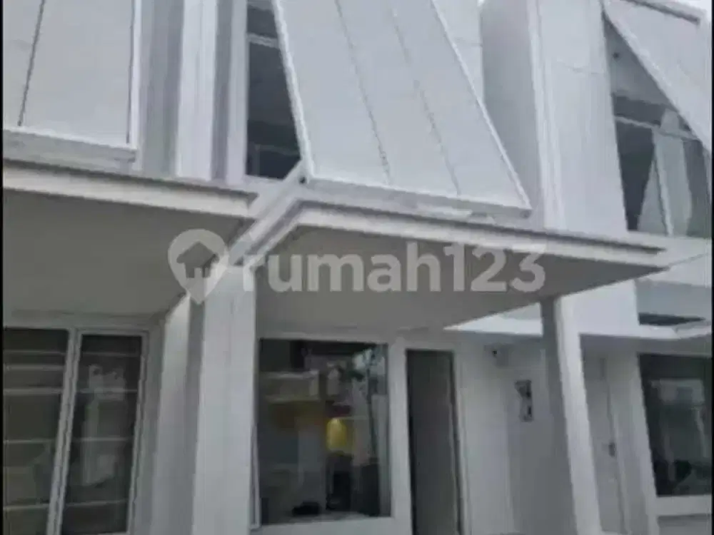 Rumah Sewa Full Furnished 2 Lantai Siap Huni di Tabebuya BSD, Tangerang