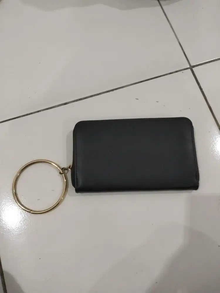 Dompet hitam kulit