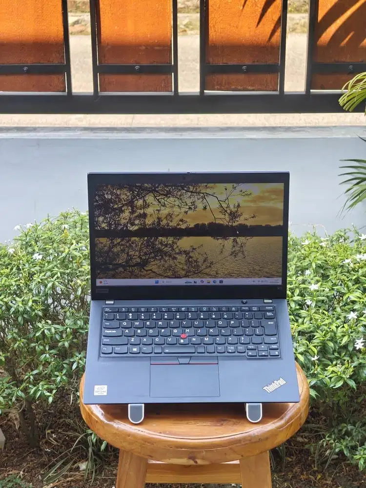 Lenovo ThinkPad X13 Touchscreen Core i5 Gen 10 RAM 16GB SSD 256GB