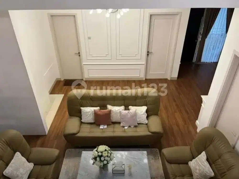 Rumah Cantik 3 Lantai Siap Huni Strategis di Kebayoran Bintaro, Tangerang Selatan