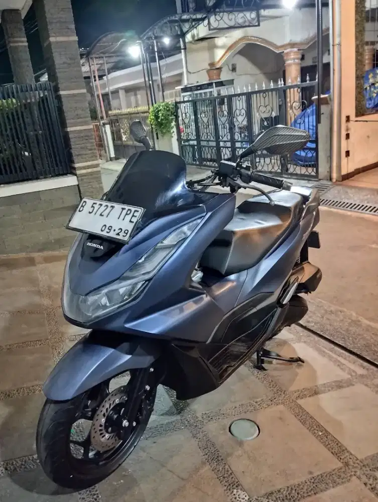 Honda pcx tahun 2023