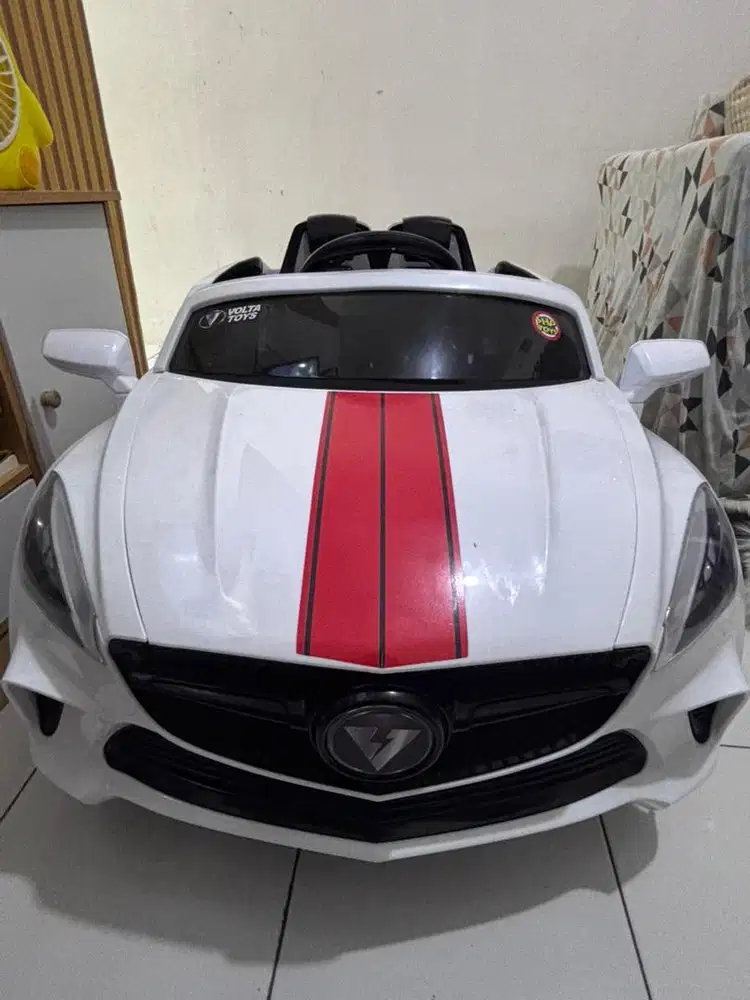 Mobil aki anak dengan remot