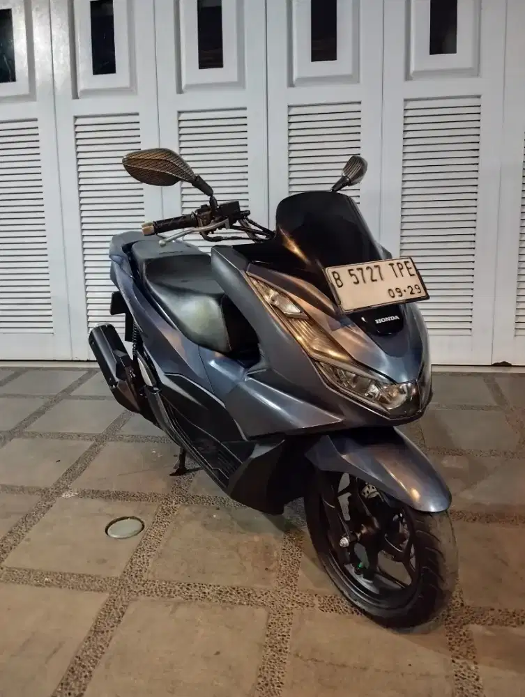 Honda pcx tahun 2023