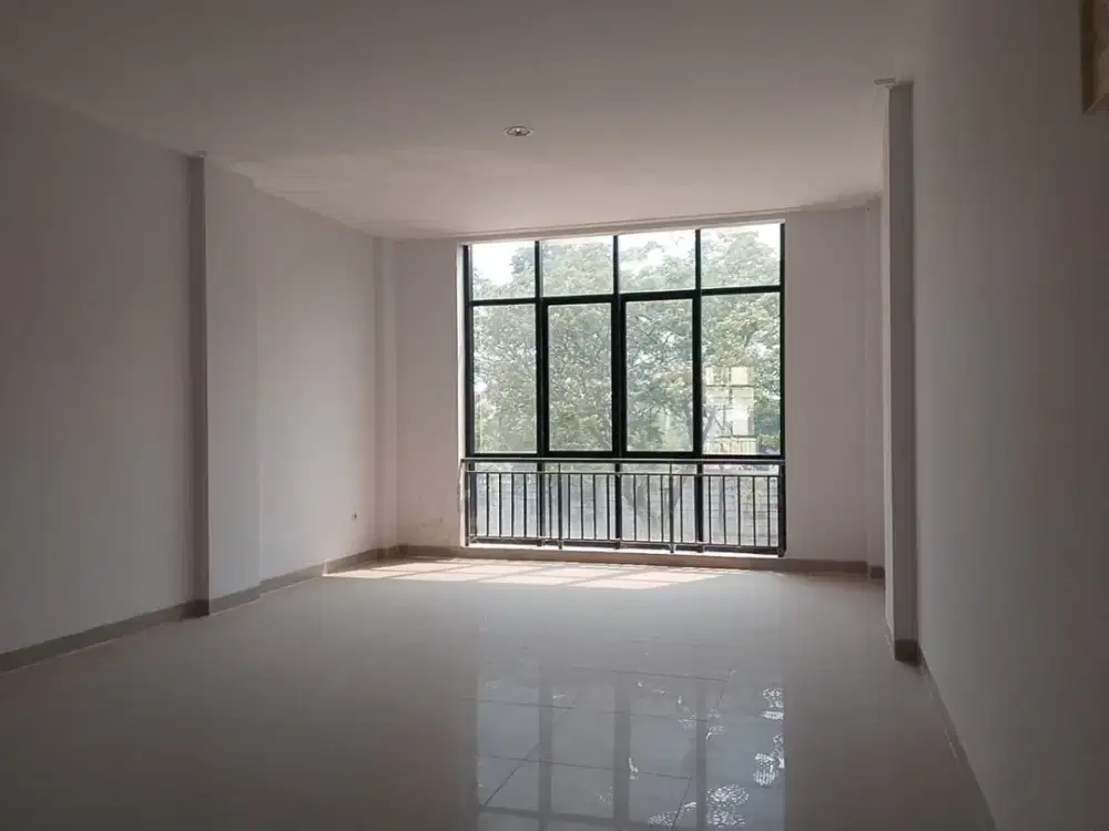 Ruko 4 Lantai Strategis di Sedayu Kelapa Gading – LT 104 m², LB 324 m², Cocok untuk Kuliner & Bisnis