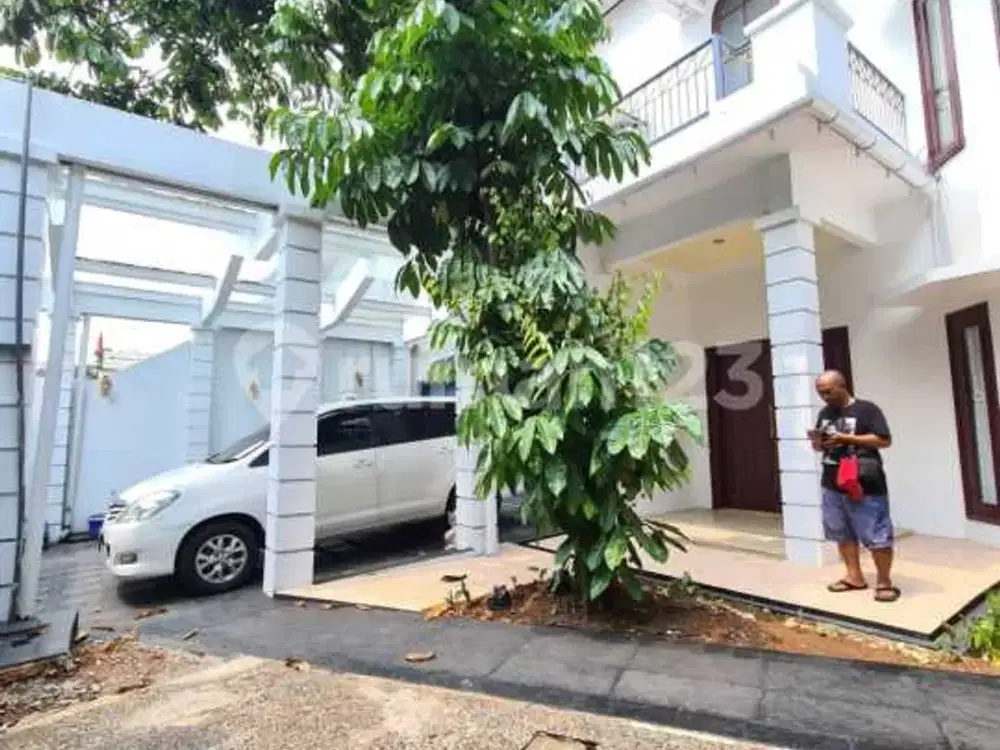 Rumah Sewa Mewah 2 Lantai Siap Huni Ada Kolam Renang di Cilandak, Jakarta Selatan