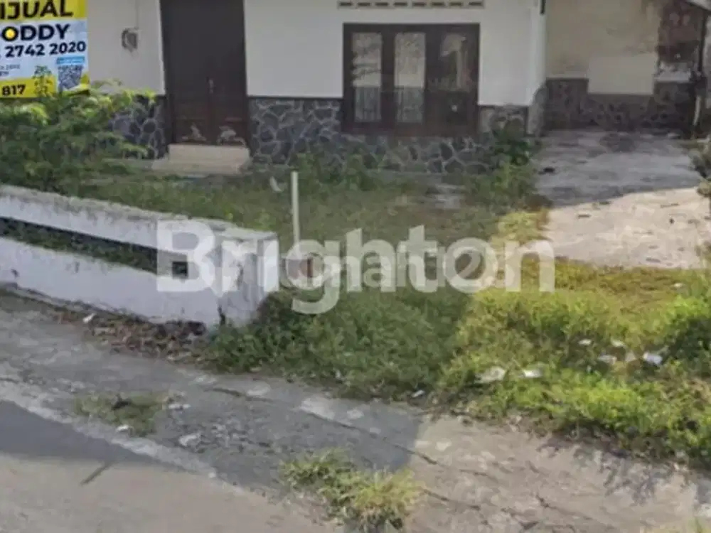 DI  RUMAH PINGGIR JALAN BESAR SIDOAGUNG GODEAN SLEMAN YOGYAKARTA