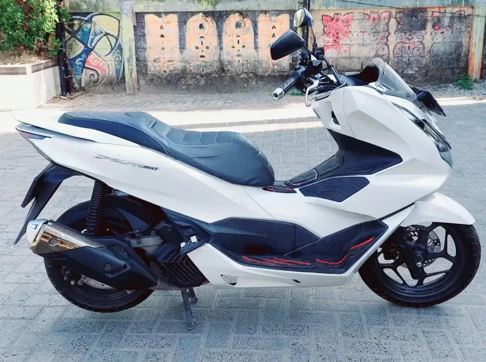 Honda pcx 160 tahun 2024