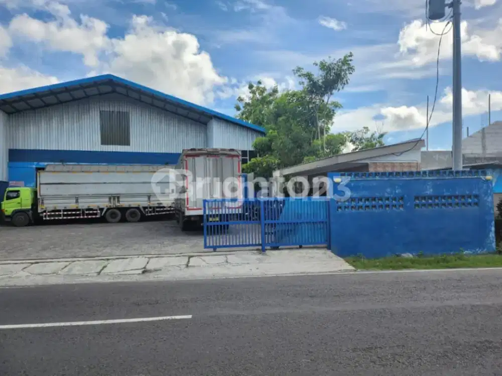 Gudang Besar Siap Beroperasi  Lokasi Playen Wonosari  Yogyakarta