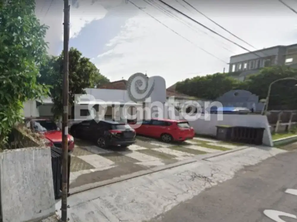 RUMAH LAMA HITUNG TANAH DEPAN NATASHA UGM JALAN KALIURANG DAERAH ISTIMEWA YOGYAKARTA