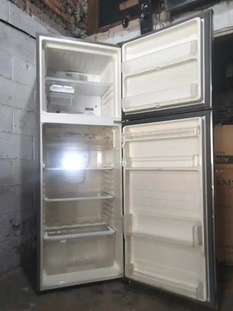 KULKAS 2PINTU ( SHARP )