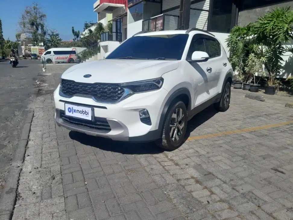 Pajak Panjang - Kia Sonet 1.5 Smart 7 Seater Bensin AT 2021 Putih