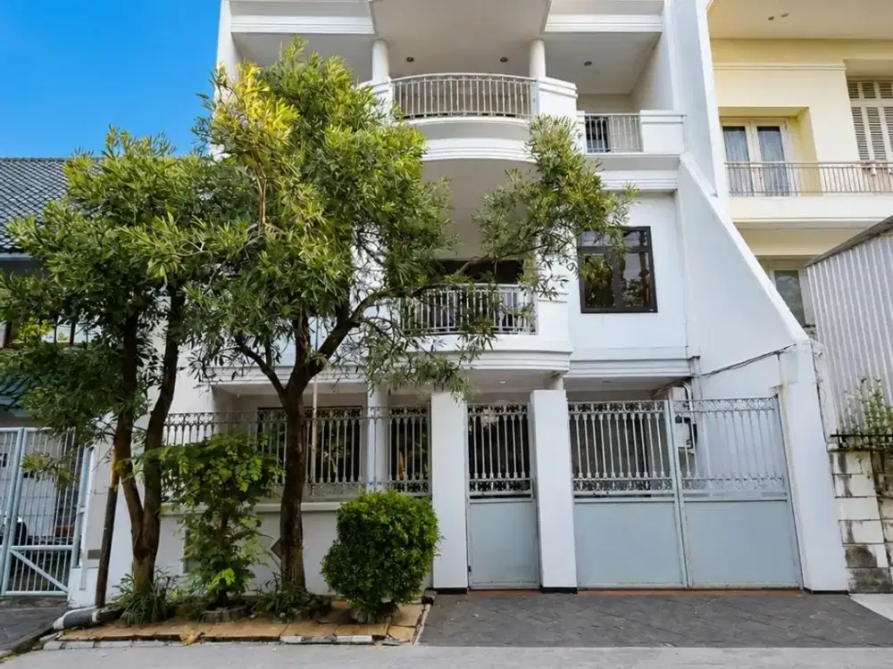 Dijual rumah manyar tompotika