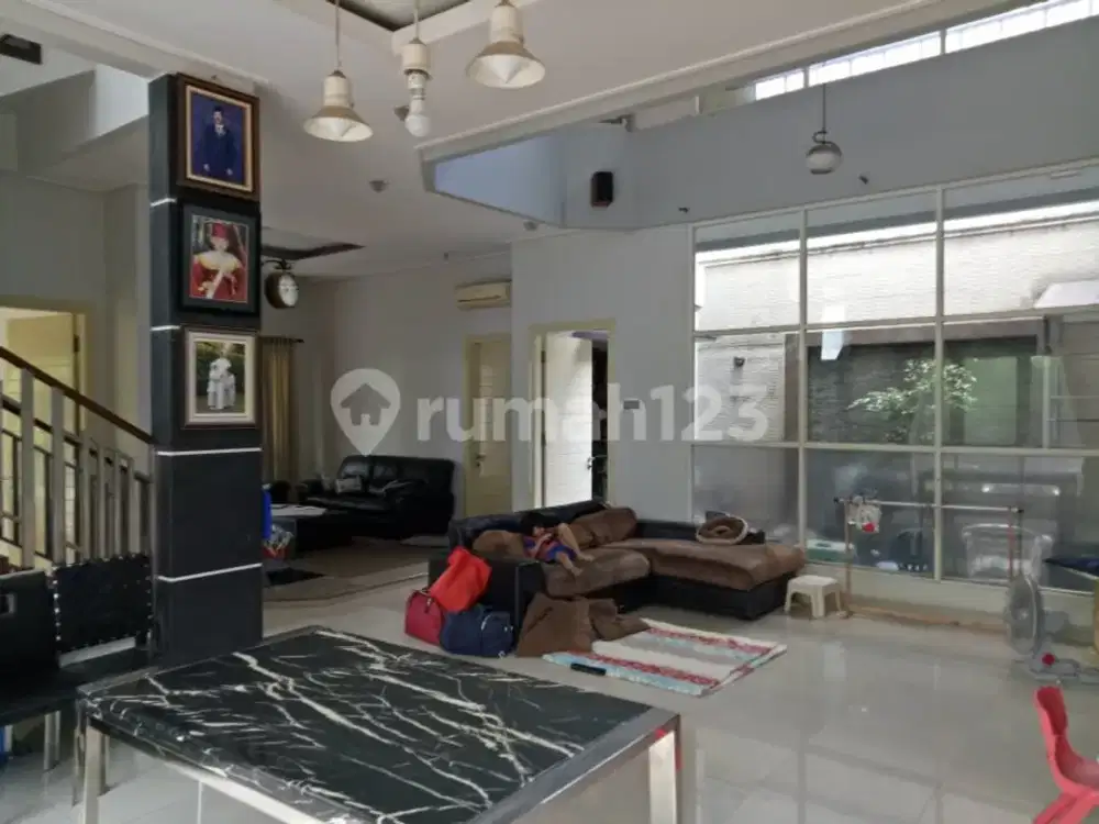 Rumah Hoek Semi Furnish di Puspita Loka BSD