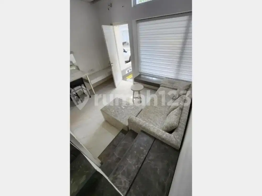 Disewakan Rumah 2 Lantai Cantik Elegan Nyaman di BSD City