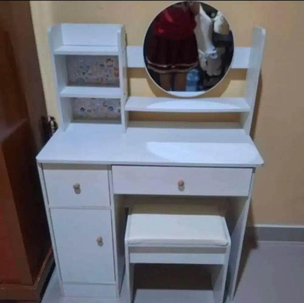 [NETT!] Meja rias minimalis