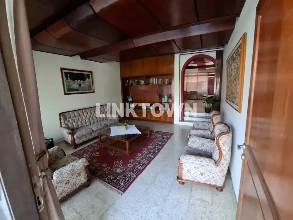 Jual Cepat Rumah Hook Luas 220m² di Sukajadi Bandung