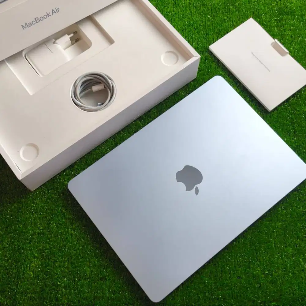 MacBook Air 13,6inch 2025 M4 16GB/256GB CC 69 MC 100% (baca deskripsi)