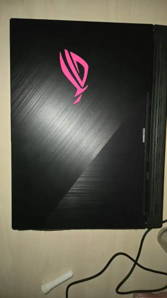 Laptop Asus ROG G512LI RAM 8 Gb. Core i7 gen 10.