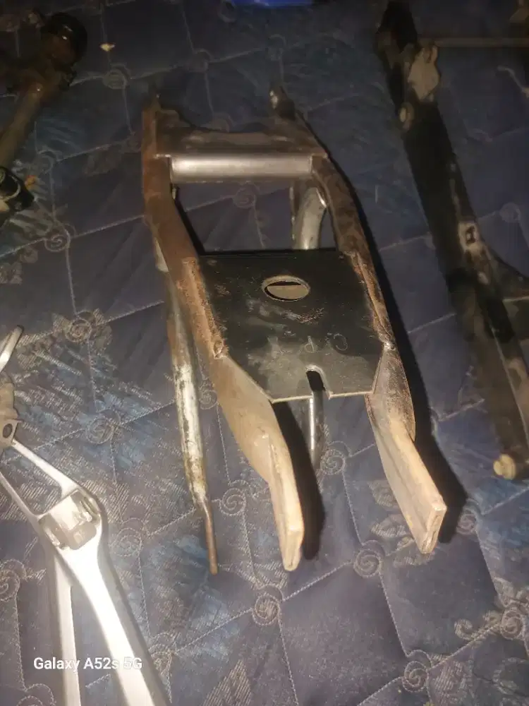 Buntut CB 100,kondisi baru lom dipakai