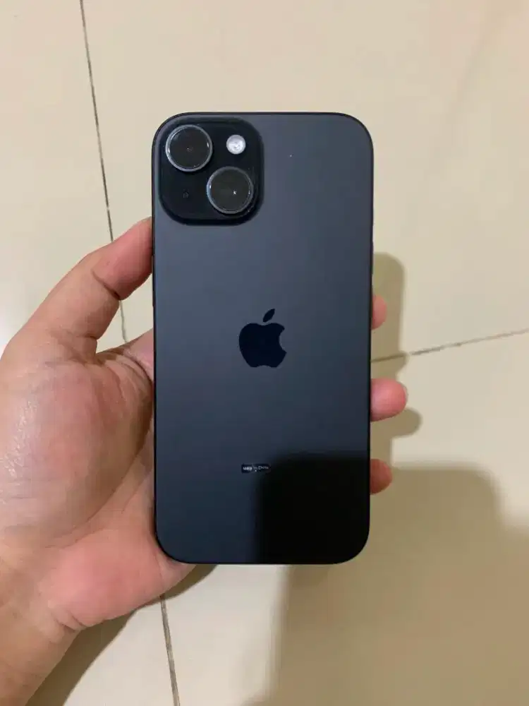 iPhone 15 black 128gb ibox