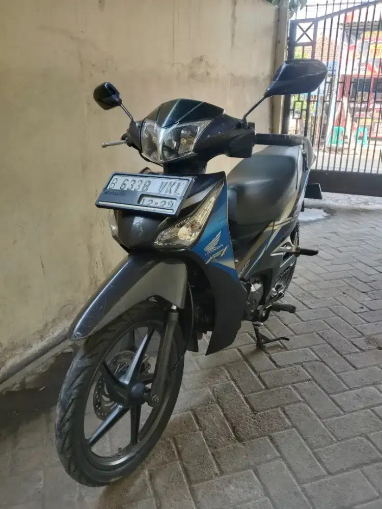 Dijual cash SUPRA X 125 HELM IN 2014