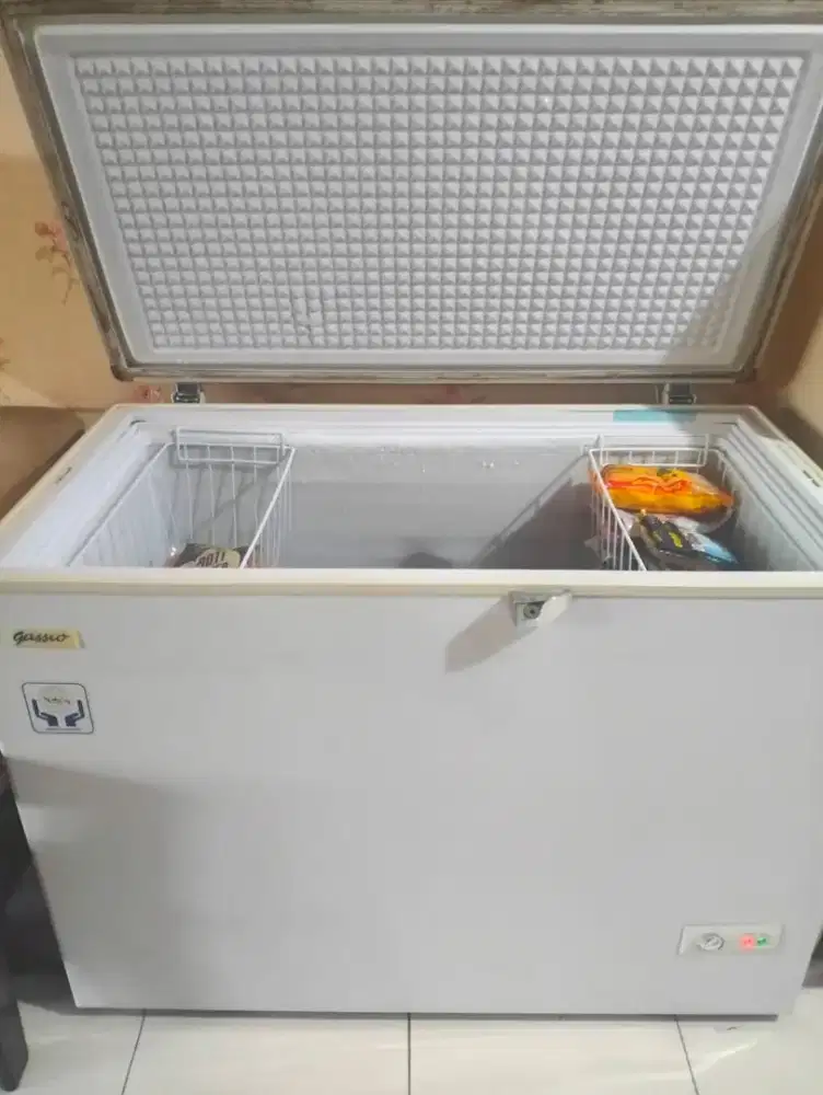 Jual Freezer merk Gassio bekas kapasitas 300liter