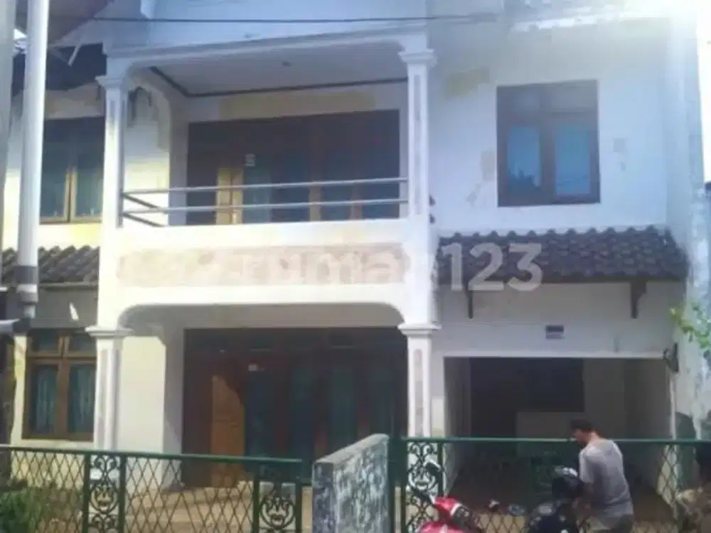 Rumah Siap Huni 2 Lantai Lokasi Strategis Dekat Sekolah dan MRT di Pondok Labu, Jakarta Selatan
