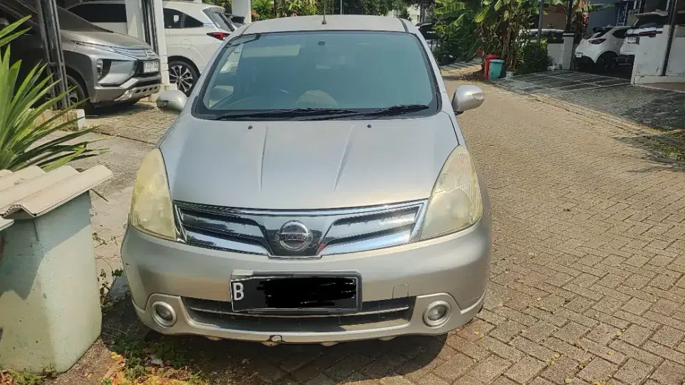 Grand Livina Ultimate Automatic 2011