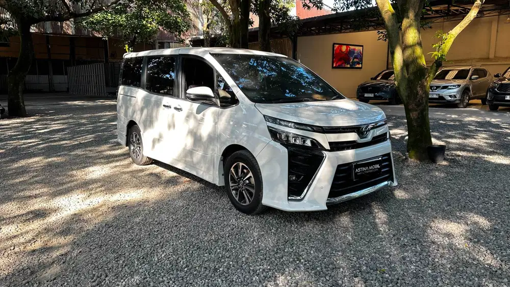 ISTIMEWA ORIAN TOYOTA VOXY 2.0 CVT 2018