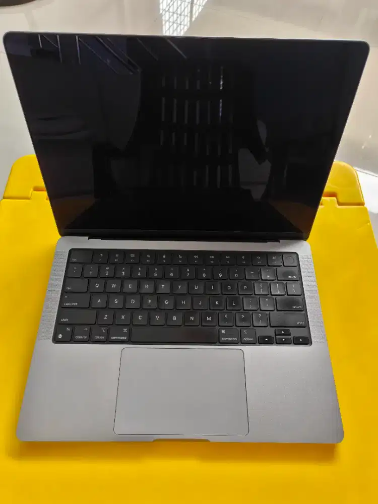 Macbook Pro M3 16gb / 521gb