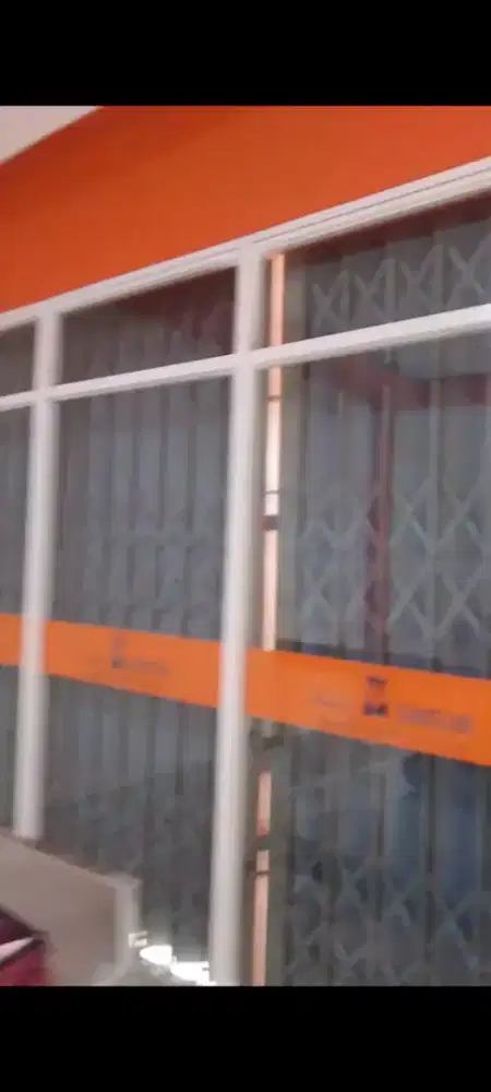 Jendela kaca siap pakai